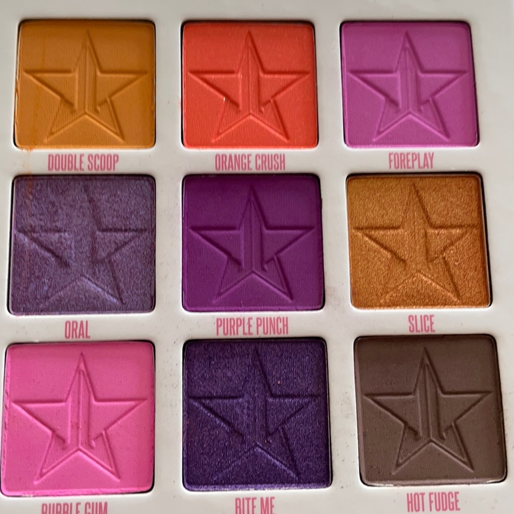 Eyeshadow palette